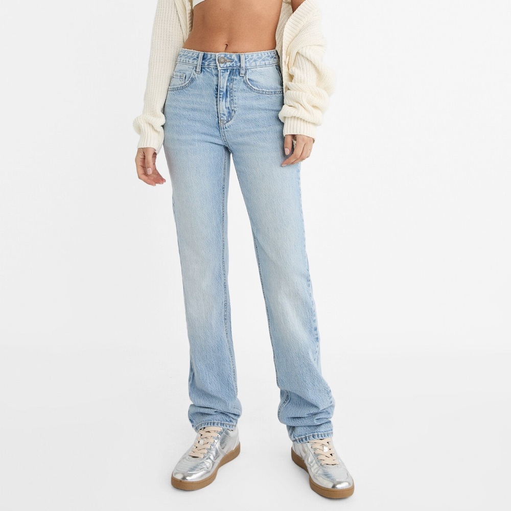 Stradivarius Straight Fit Jeans